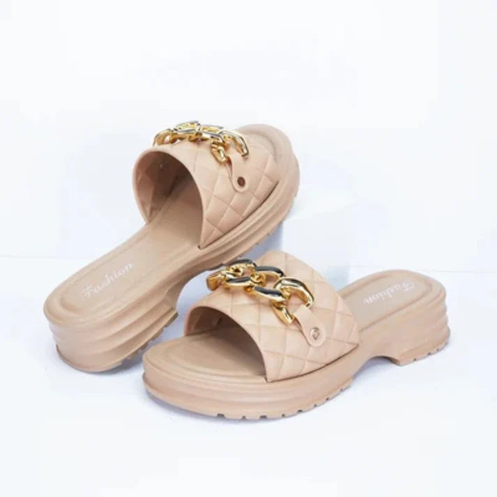 Chic Quilted Platform Slides with Gold Chain Accent – Nude Beige