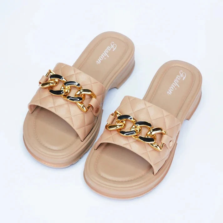 Chic Quilted Platform Slides with Gold Chain Accent – Nude Beige